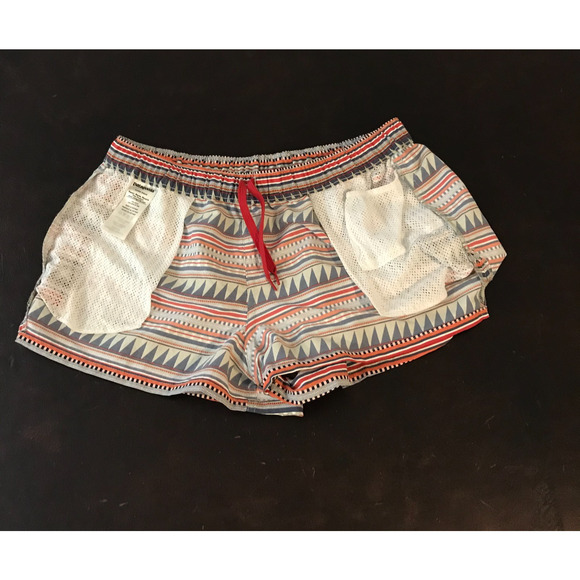 Patagonia Women's Barely Baggies Shorts in Belay Stripe: Desert Sage - Size Med - Picture 4 of 11